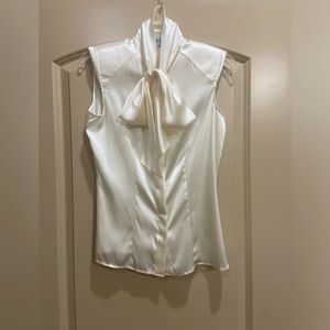 Antonio Melanie - Elegant Silk Cream White Sleeveless Blouse with bow